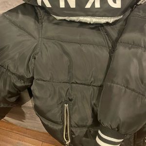 Girls Medium puffer jacket